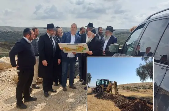 יו"ר צא"ח הרב יי"צ אהרונוב, המזכ"ל הרב אריאל למברג, שליח הרבי בבאר שבע הרב גורליק, לצד שר השיכון הרב יצחק גולדקנופף ובכירי משרדו בסיור עבודה בשטח המיועד ליישוב 'אור חב"ד'